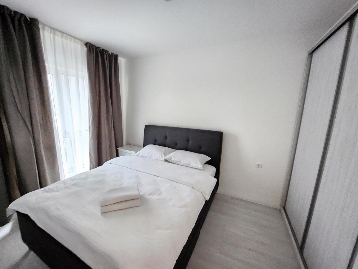 Grand Look & Best Location For Business On Bukares Bagian luar foto